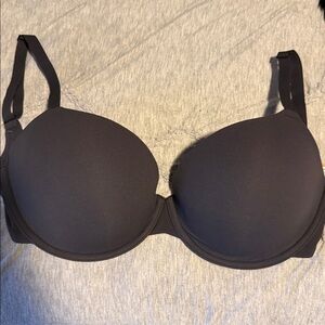SKIMS FITS EVERYBODY T-SHIRT BRA SIZE 32DDDD COLOR- ONYX